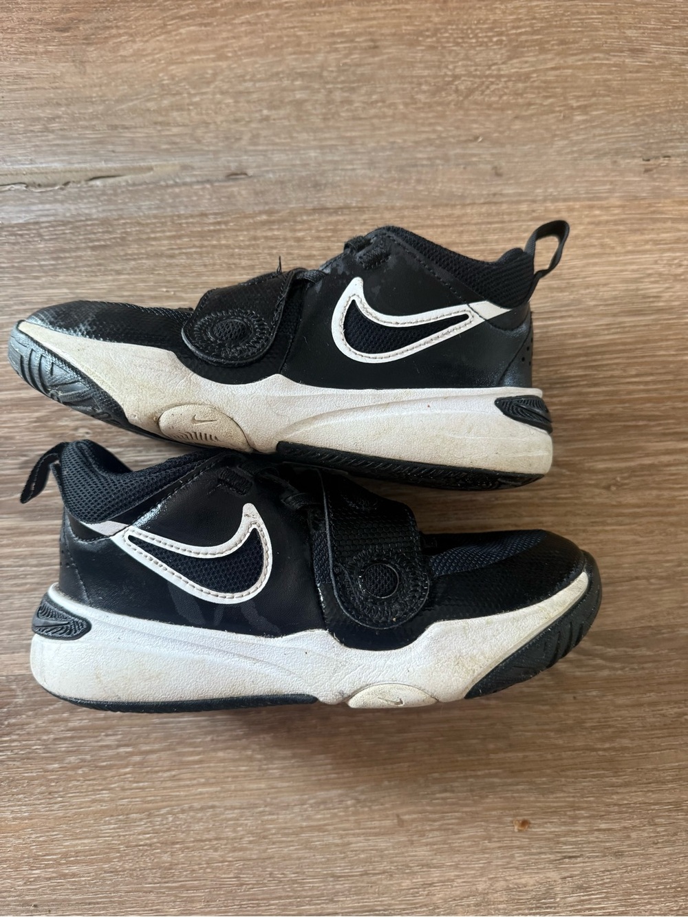 Nike Kids Black & White Hook-and-Loop Sneakers